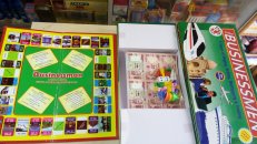 Business game big ( board size 27cm x 27cm)